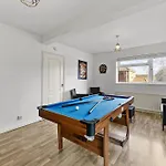The Grand Retreat - Games - Garden * Bristol