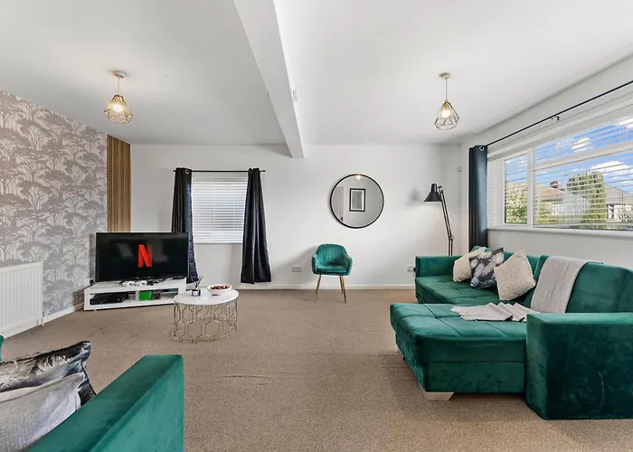 The Grand Retreat - Games - Garden