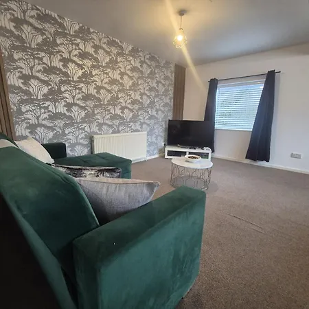 The Grand Retreat - Games - Garden * Bristol