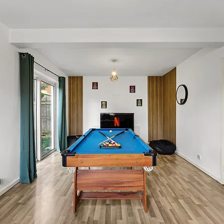 The Grand Retreat - Games - Garden *