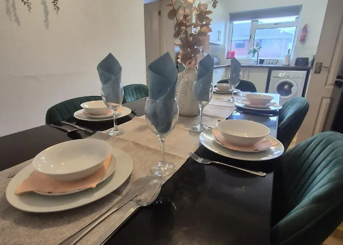 The Grand Retreat - Games - Garden Vakantiehuis Bristol