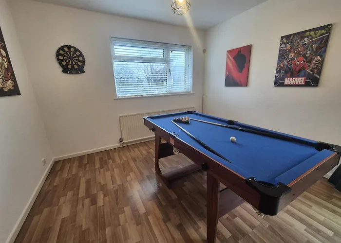 The Grand Retreat - Games - Garden * Bristol