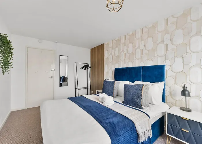 The Grand Retreat - Games - Garden * Bristol