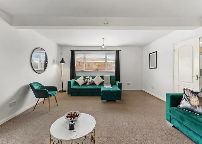 The Grand Retreat - Games - Garden Bristol