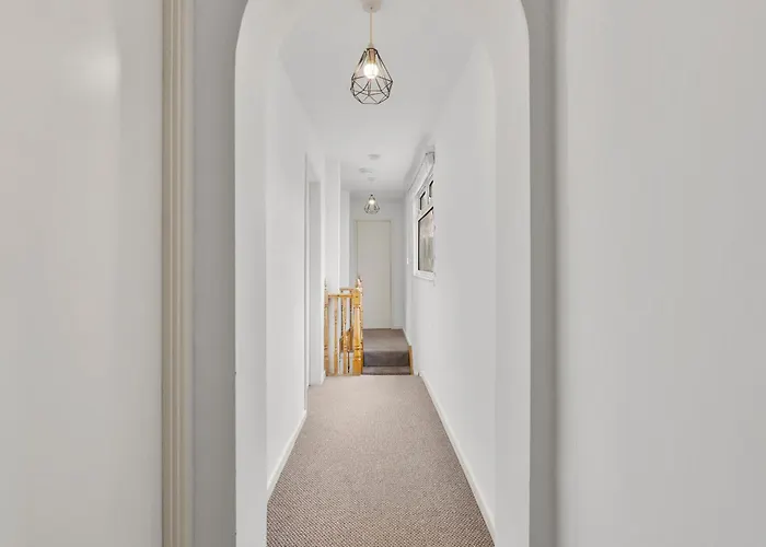 The Grand Retreat - Games - Garden Dom wakacyjny *